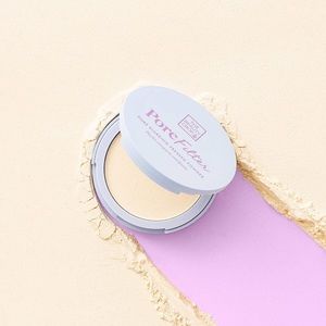 The Beauty Crop Pore Filter Pore Blurring Pressed Powder in Light 2